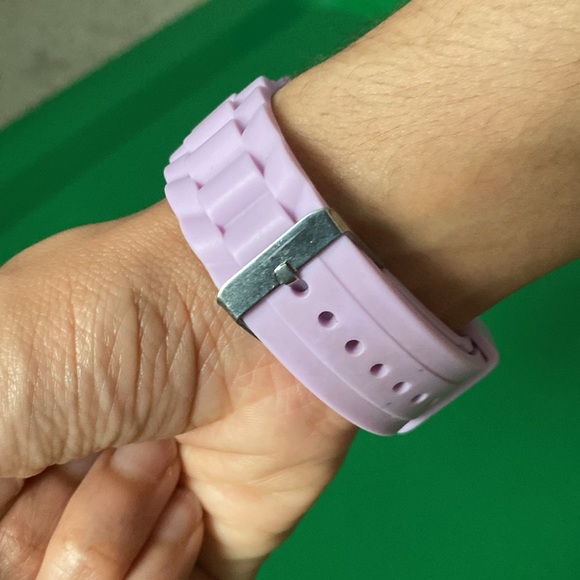 Lilac watch - Picture 5 of 13